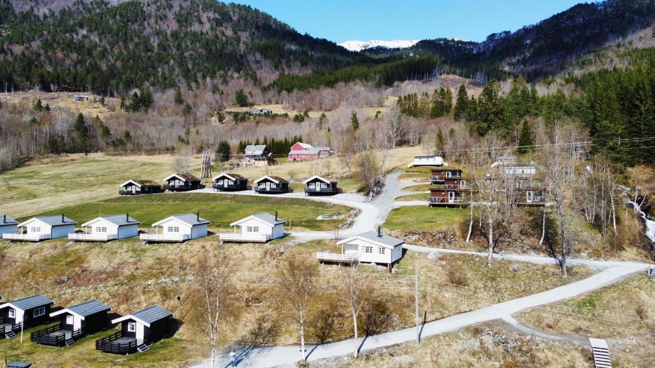 Gjerdset Turistsenter Villa Isfjorden Exterior photo