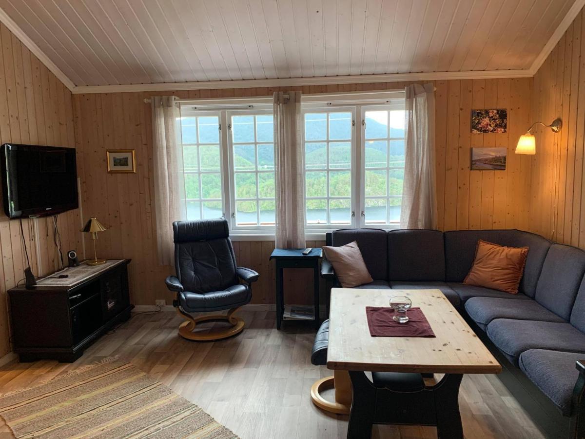 Gjerdset Turistsenter Villa Isfjorden Exterior photo